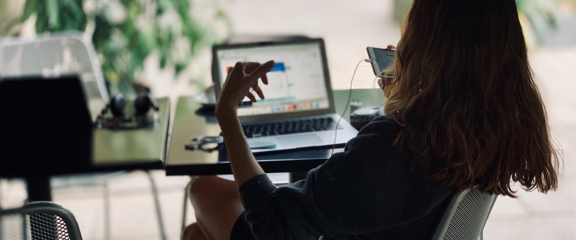 Can digital marketing replace traditional marketing?